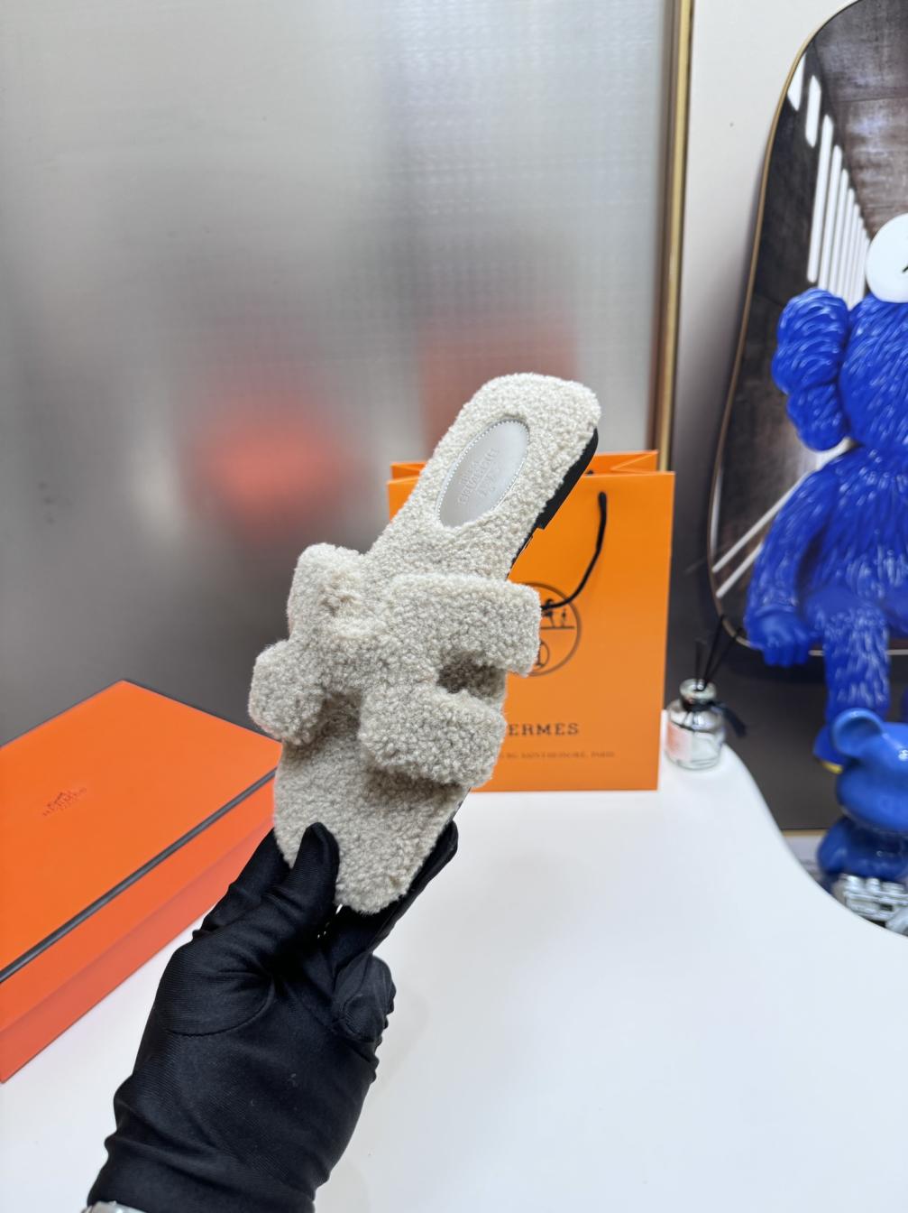 HERMES Lambswool slippers
