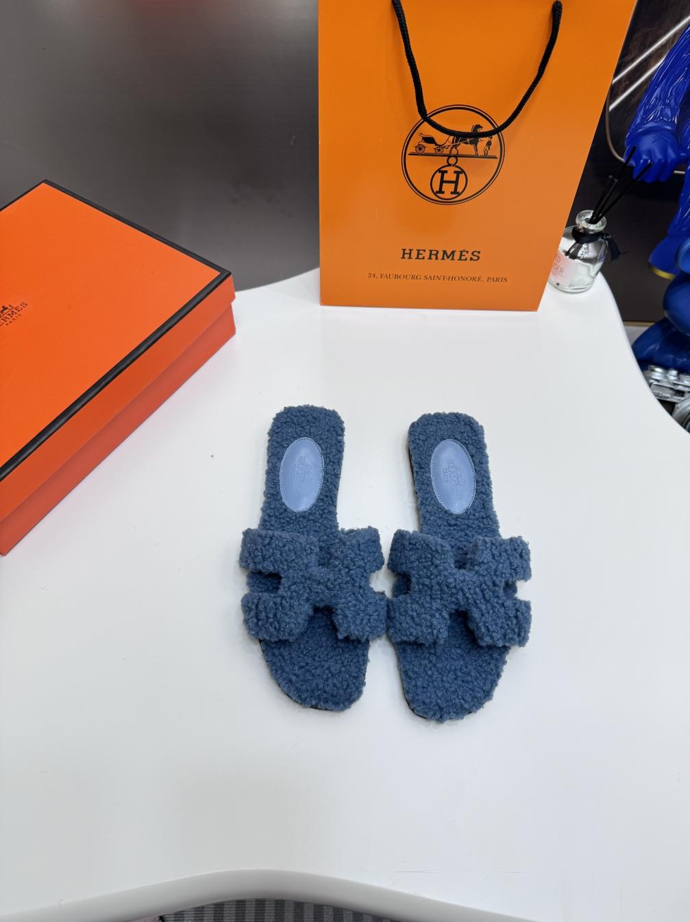 HERMES Lambswool slippers