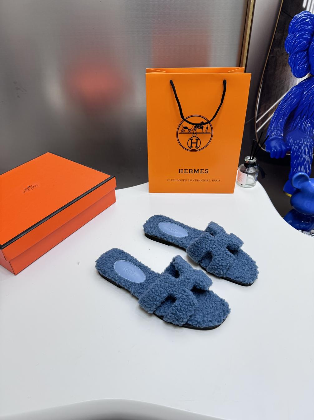 HERMES Lambswool slippers