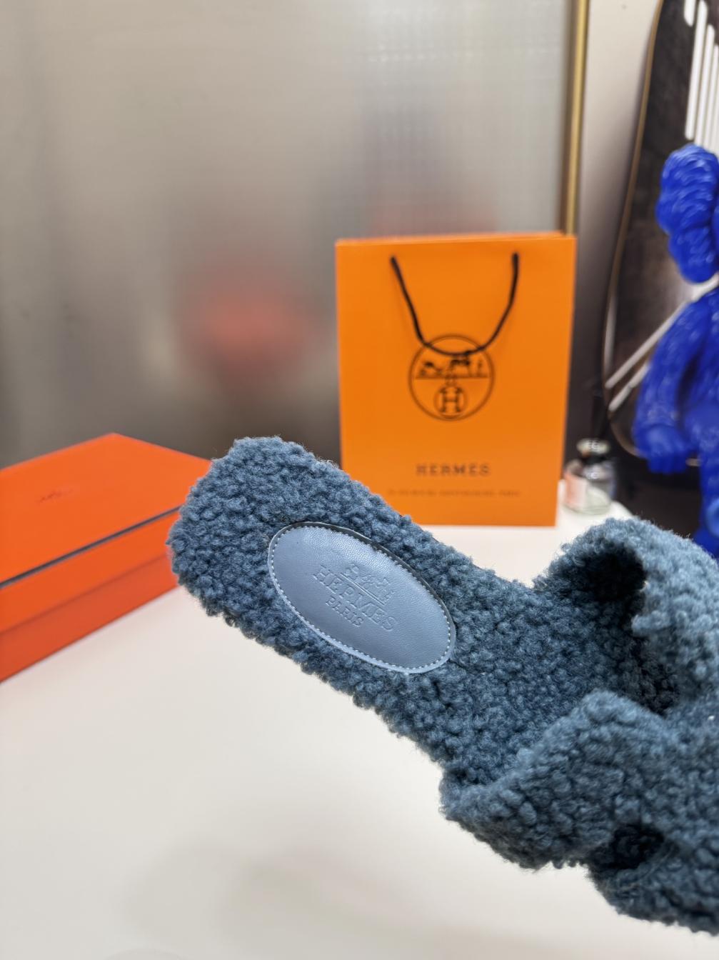 HERMES Lambswool slippers