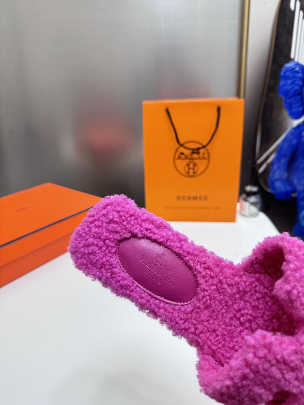 HERMES Lambswool slippers