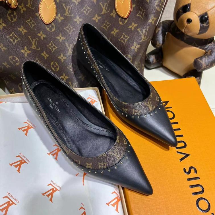 LV Louis vuitton cowskin flat shoes