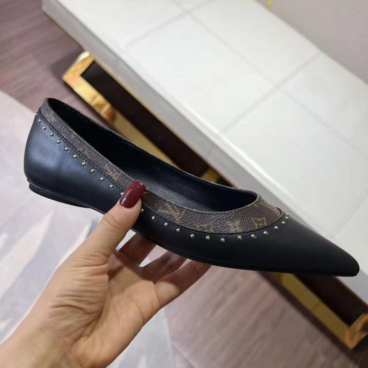 LV Louis vuitton cowskin flat shoes