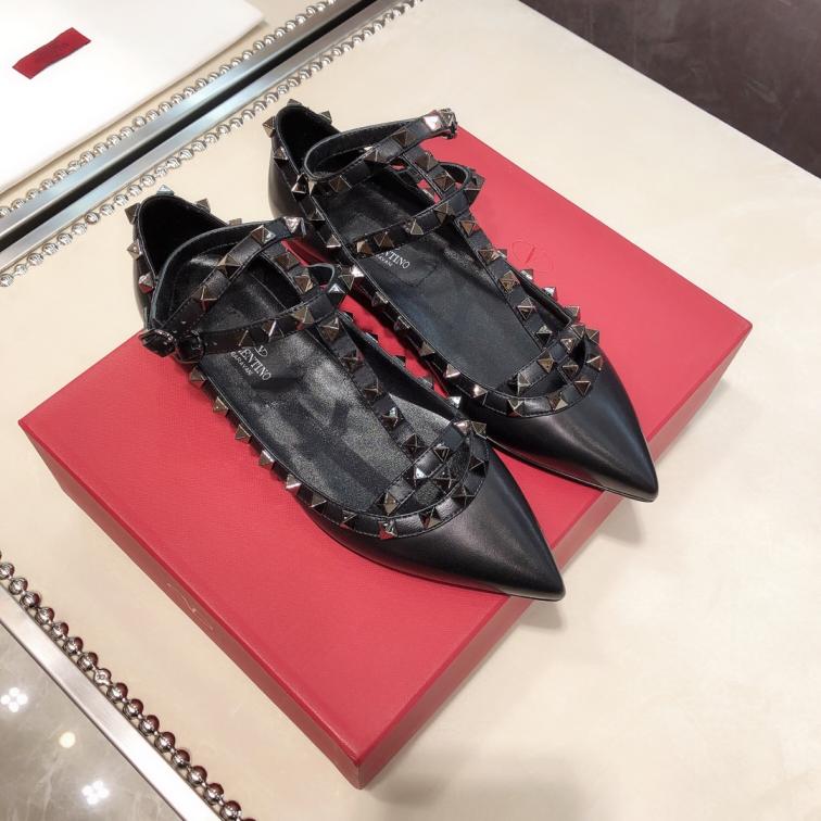 Valentino Garavani “Roman Stud” lady flat shoes