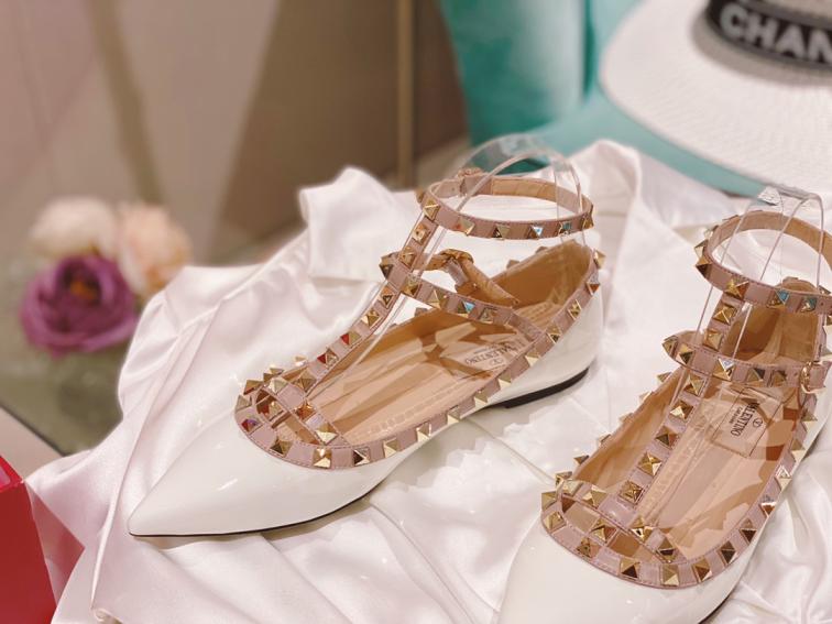 Valentino Garavani “Roman Stud” lady flat shoes