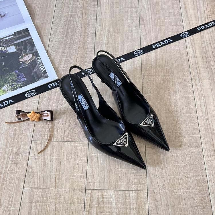 Prada lady heel shoes