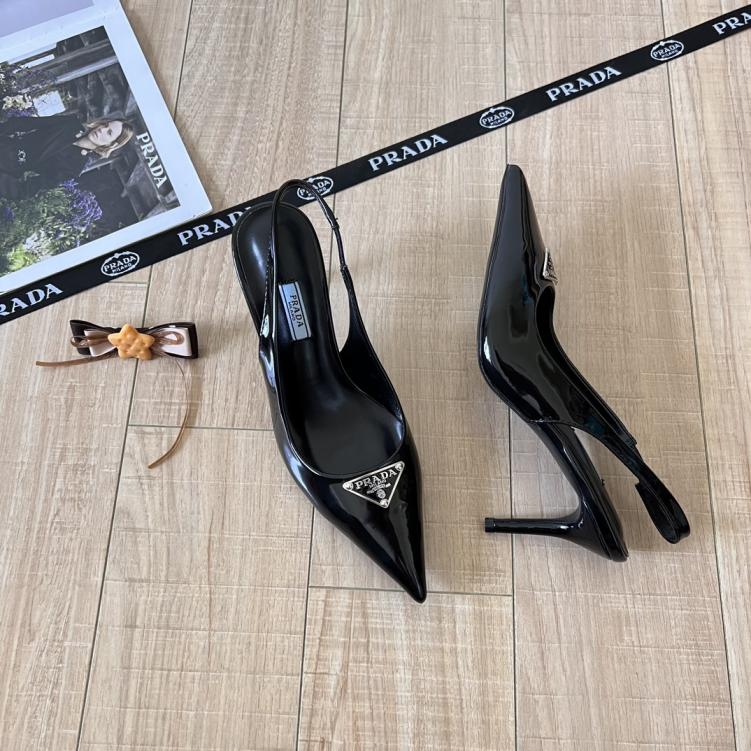 Prada lady heel shoes