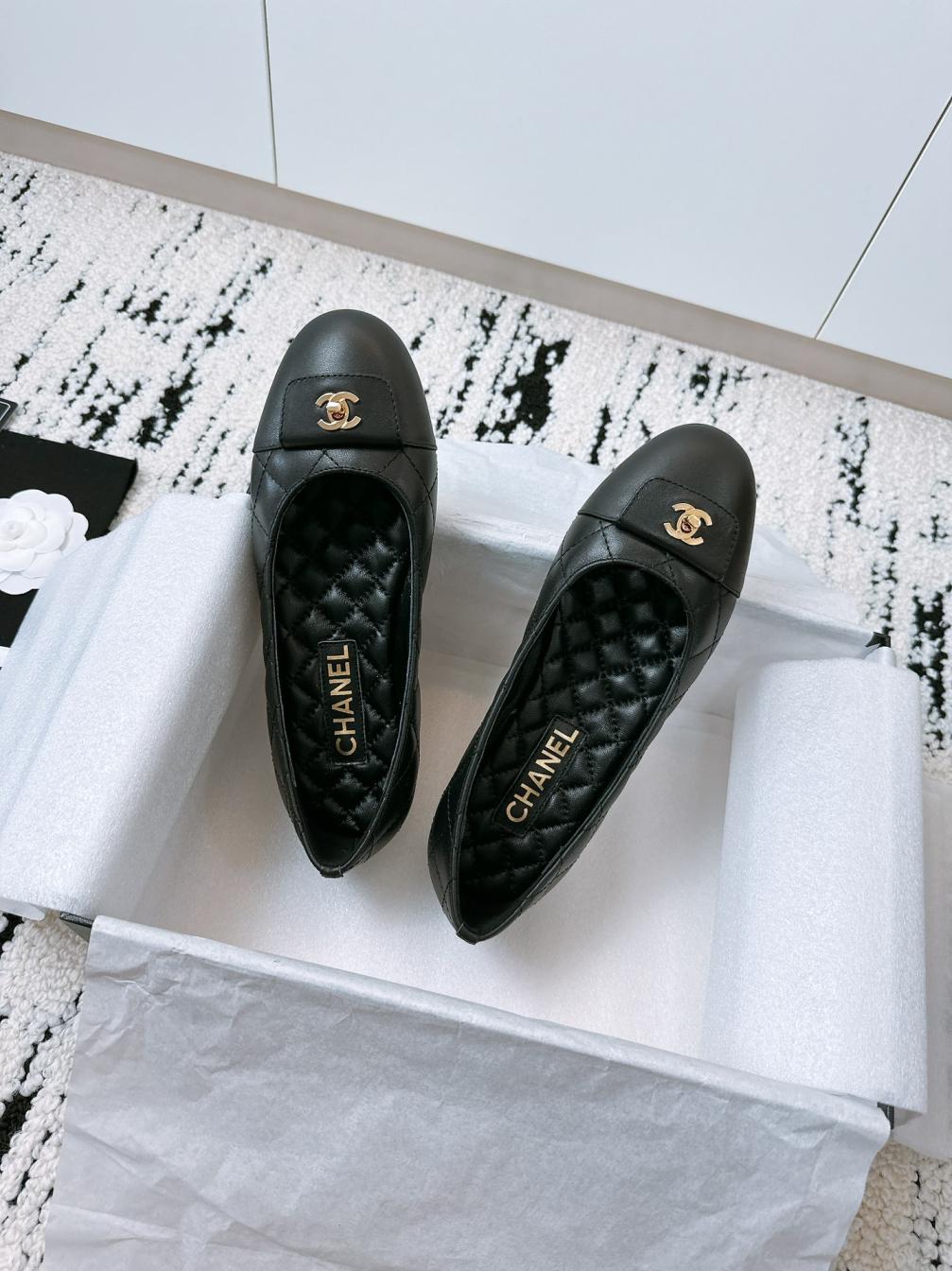 Chanel lambskin flat shoes