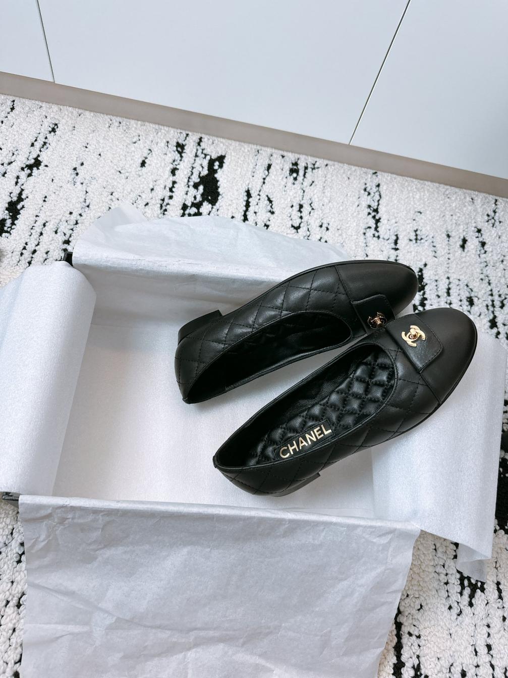 Chanel lambskin flat shoes
