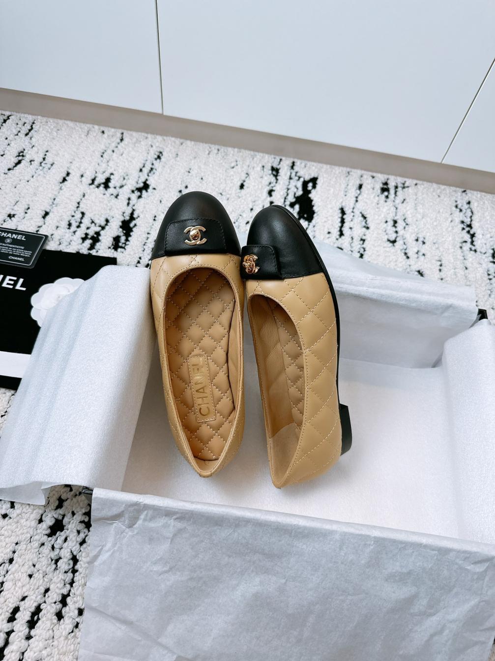 Chanel lambskin flat shoes