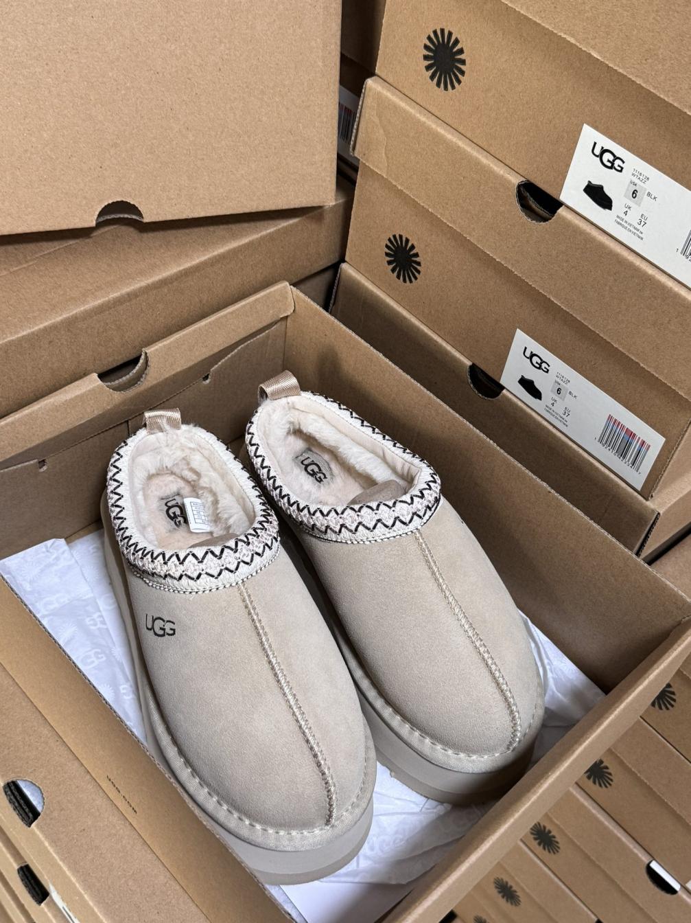 UGG winter  shearling Boots/slliper shoes