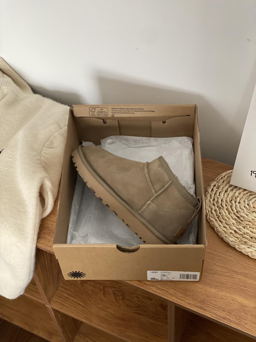 UGG winter shearling Boots/slliper shoes