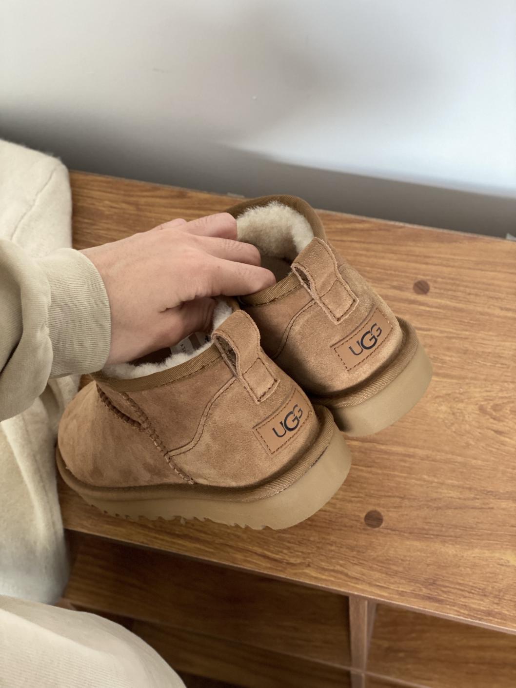 UGG winter shearling Boots/slliper shoes