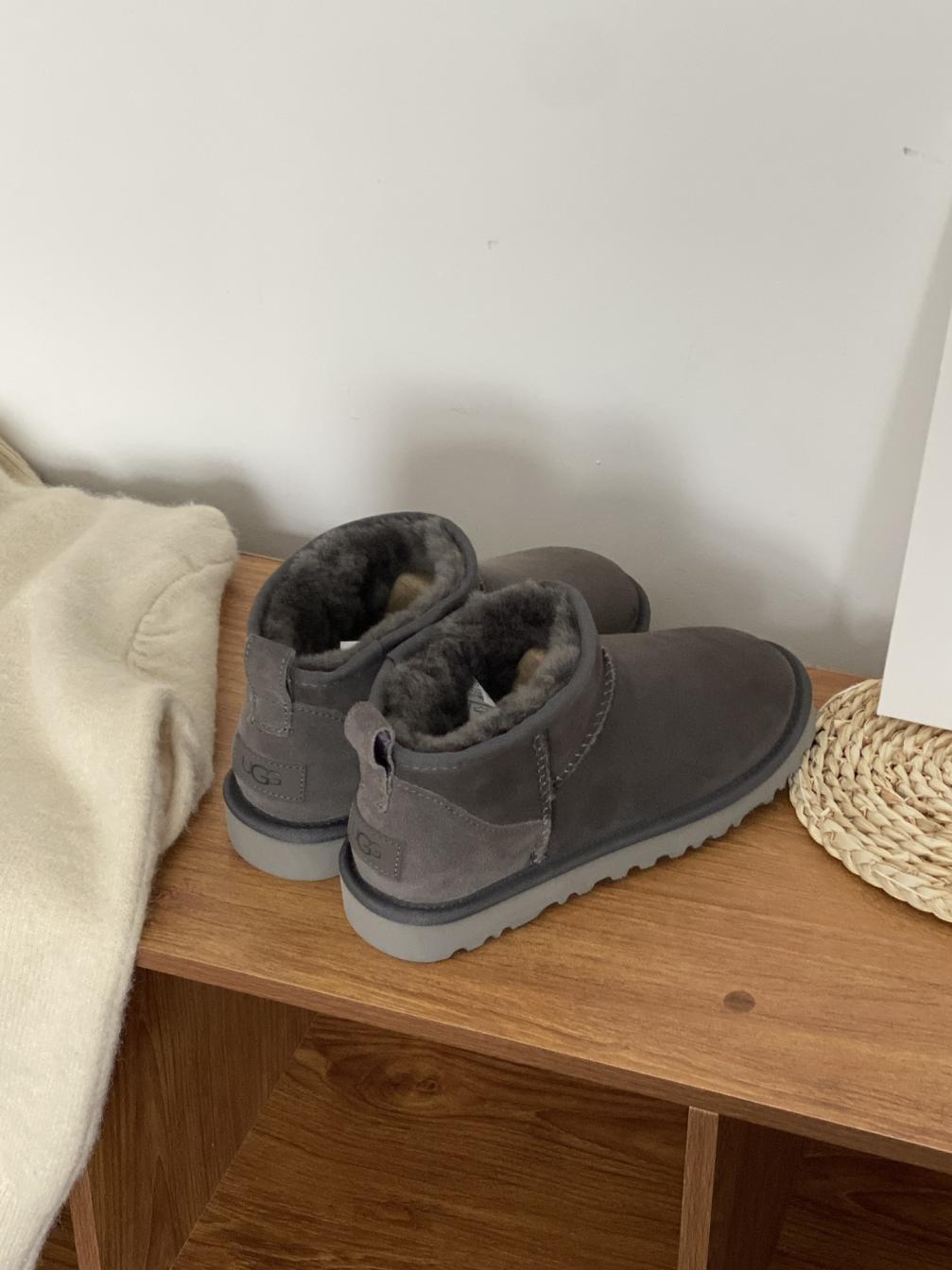 UGG winter shearling Boots/slliper shoes
