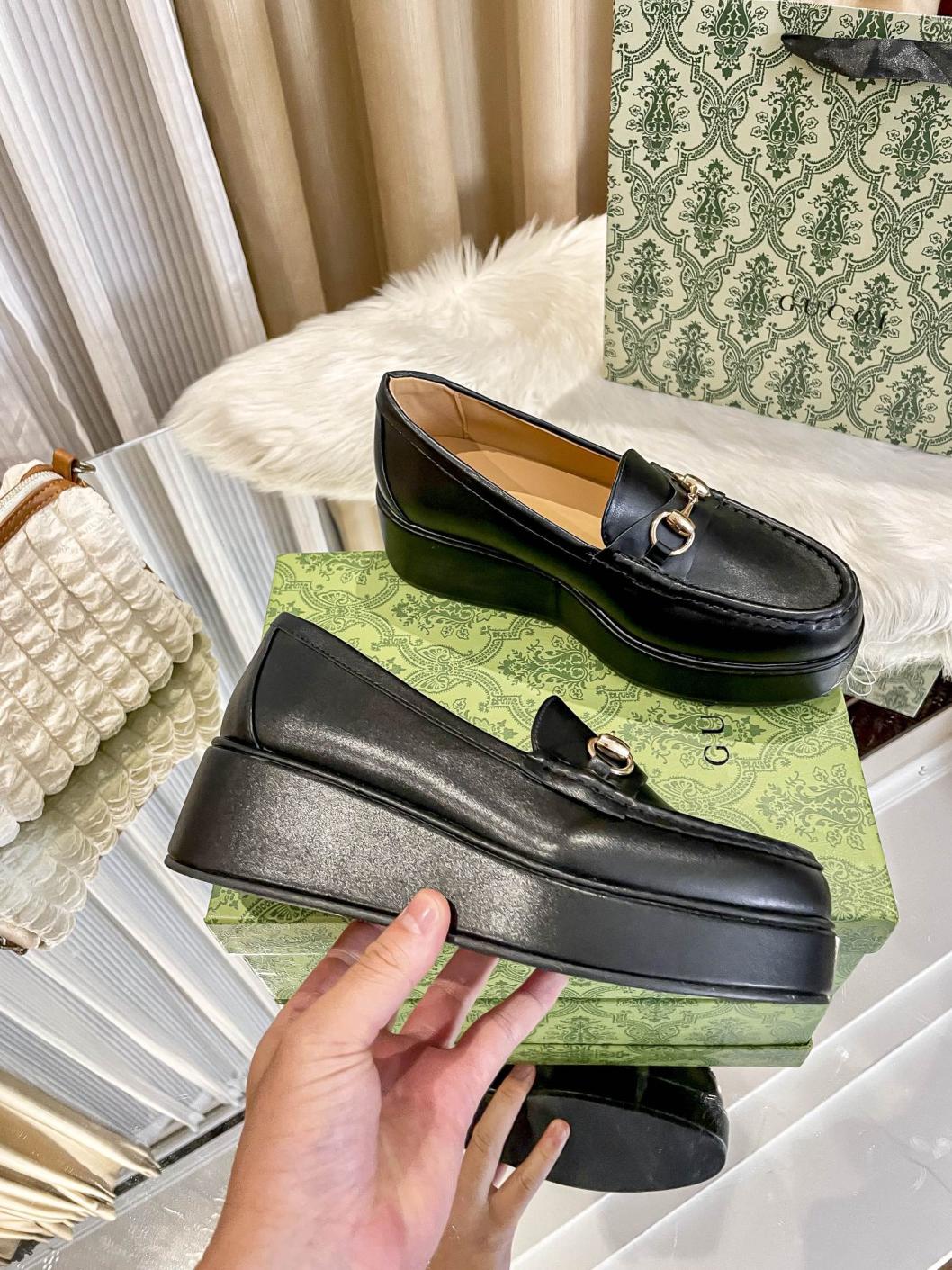 Gucci shoes 135271