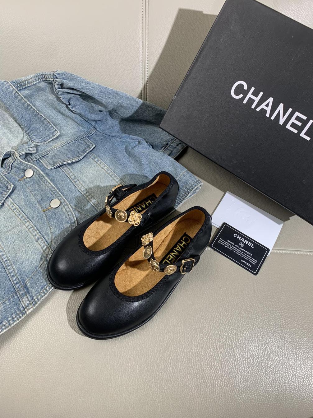 Chanel flat shoes