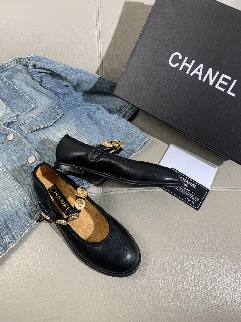 Chanel flat shoes