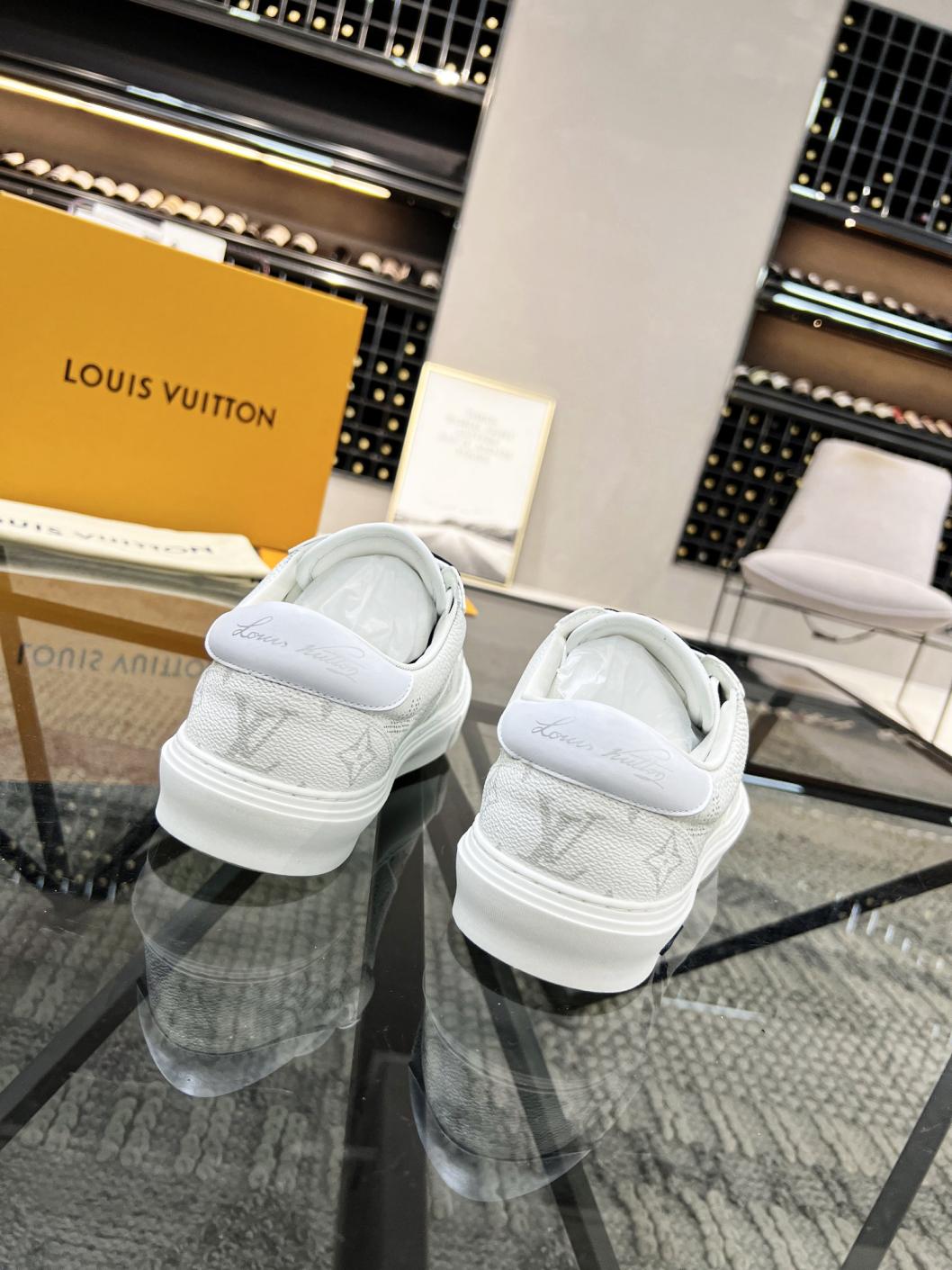 1:1 top quality Mens LV Monogram sneakers 135472