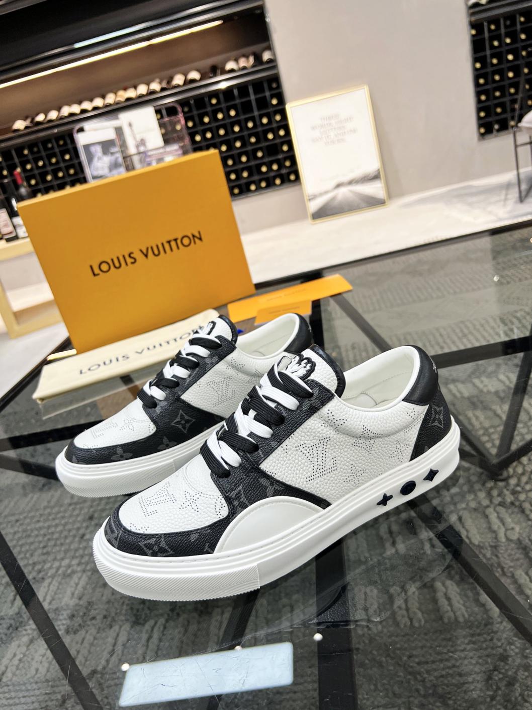 1:1 top quality Mens LV Monogram sneakers 135471