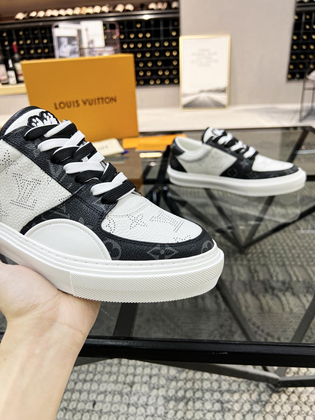 1:1 top quality Mens LV Monogram sneakers 135471