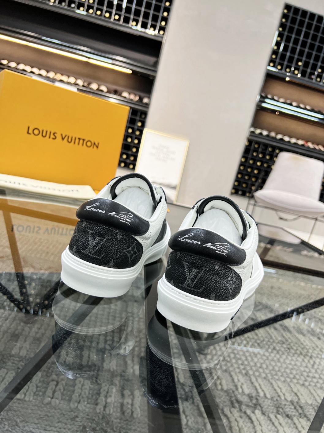 1:1 top quality Mens LV Monogram sneakers 135471