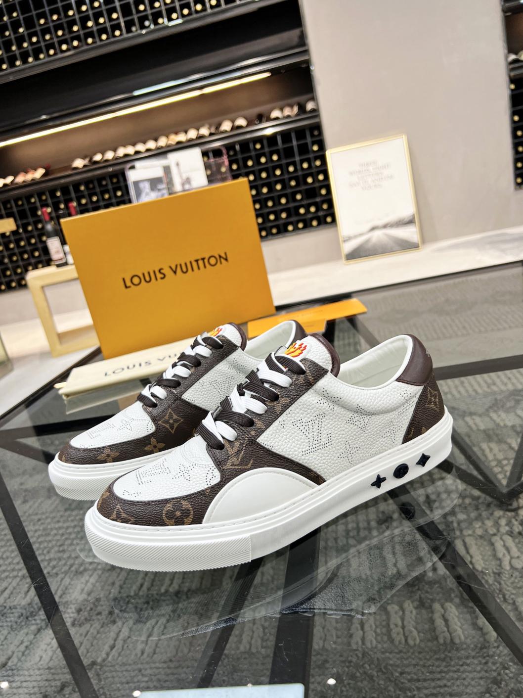 1:1 top quality Mens LV Monogram sneakers 135470