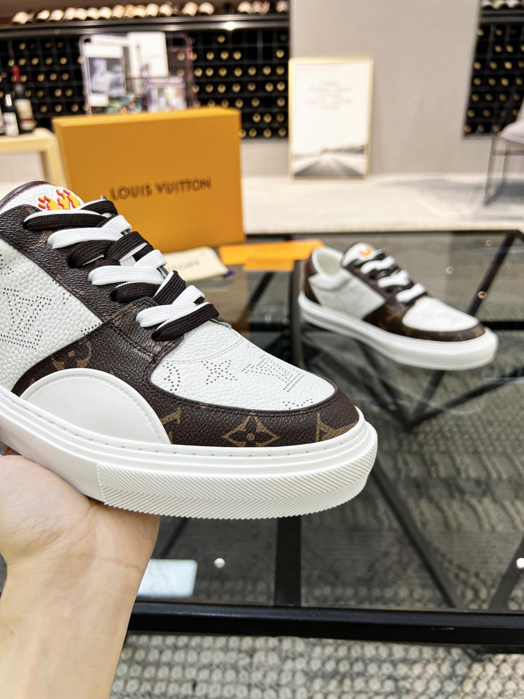1:1 top quality Mens LV Monogram sneakers 135470