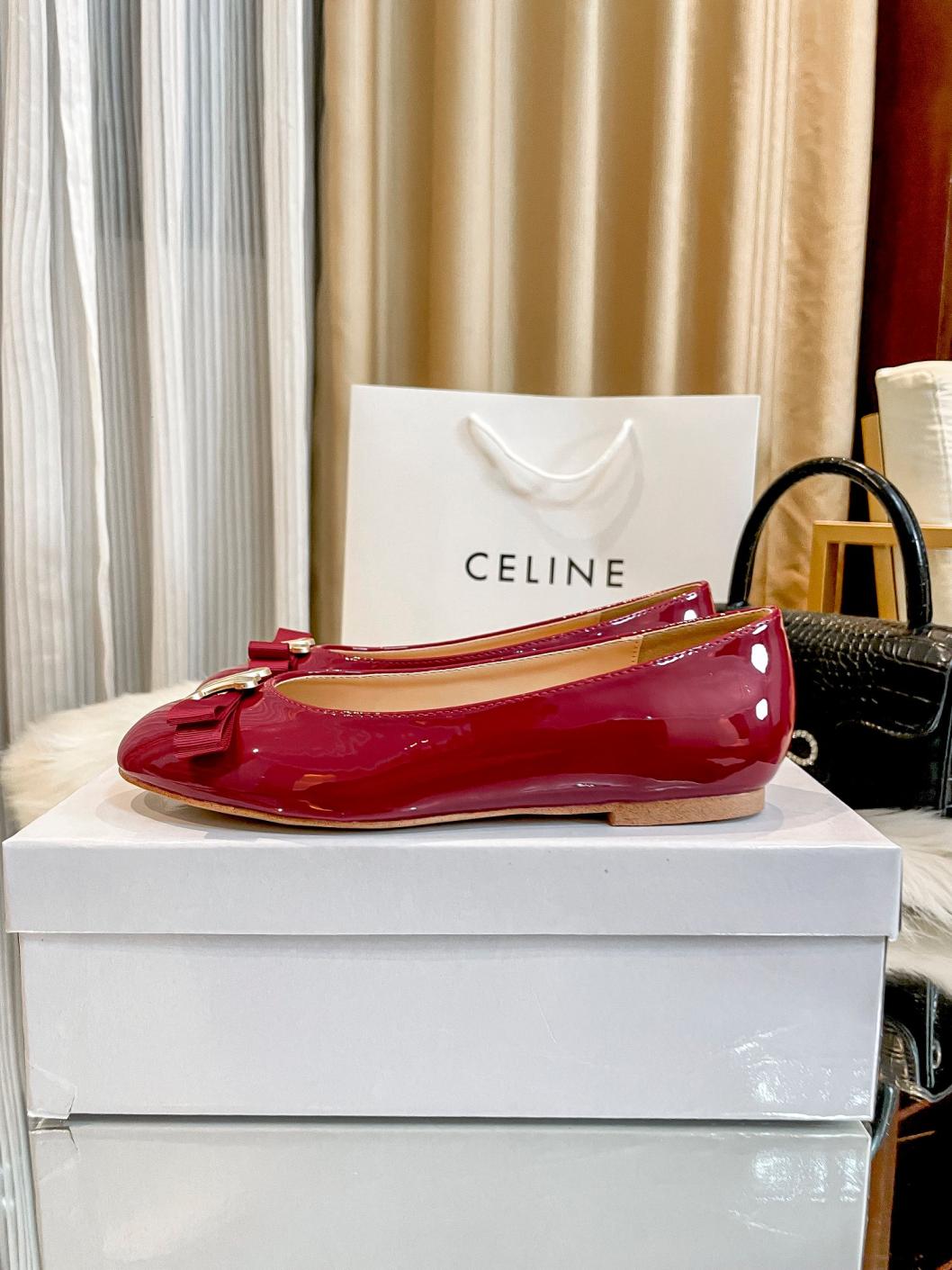Celine flat leather shoes 135430
