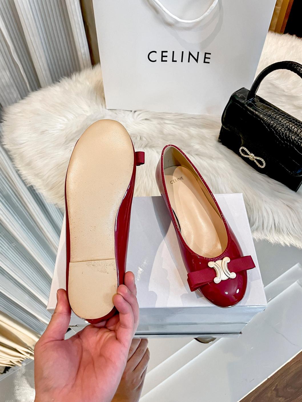 Celine flat leather shoes 135430