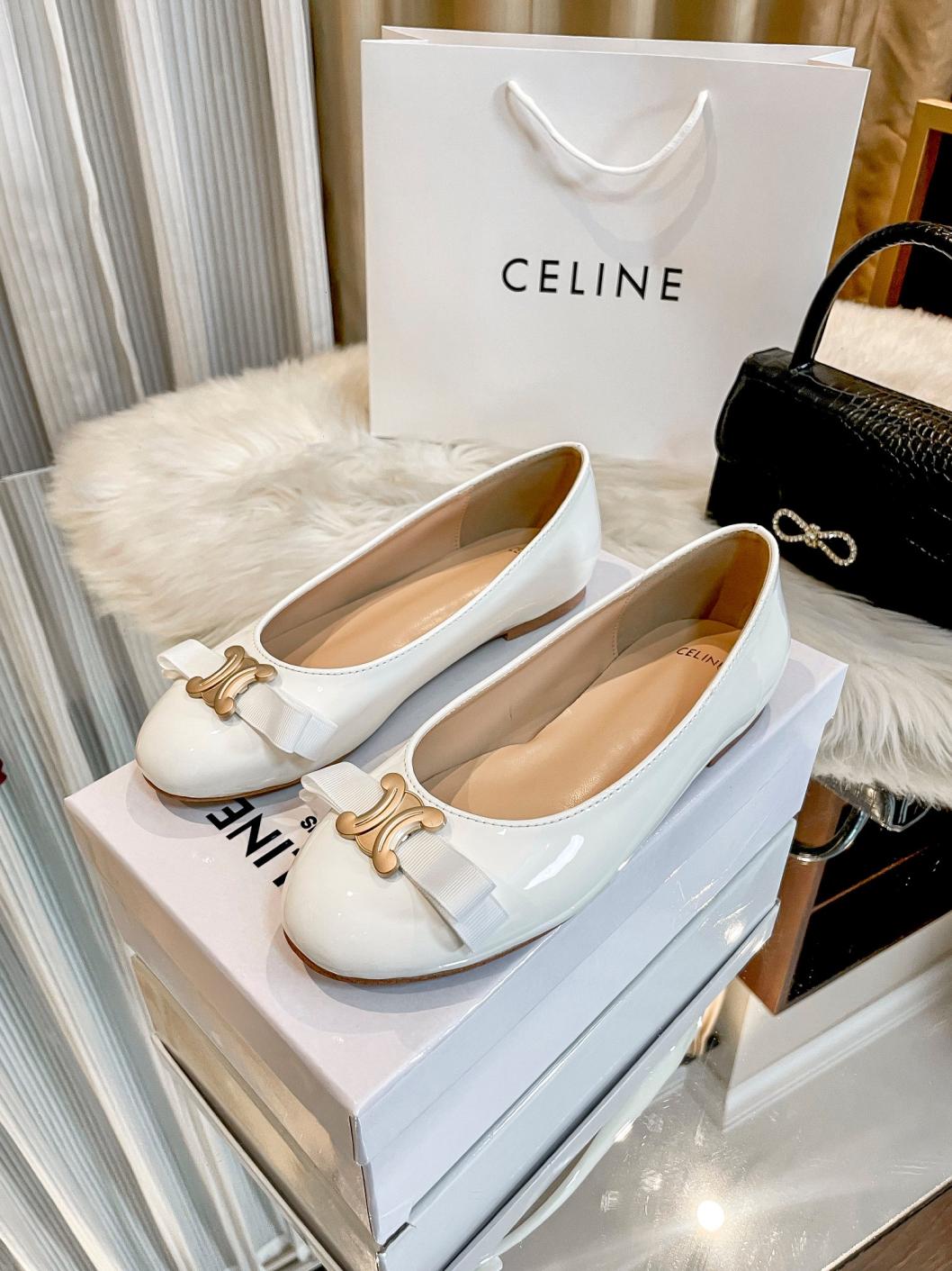 Celine flat leather shoes 135428