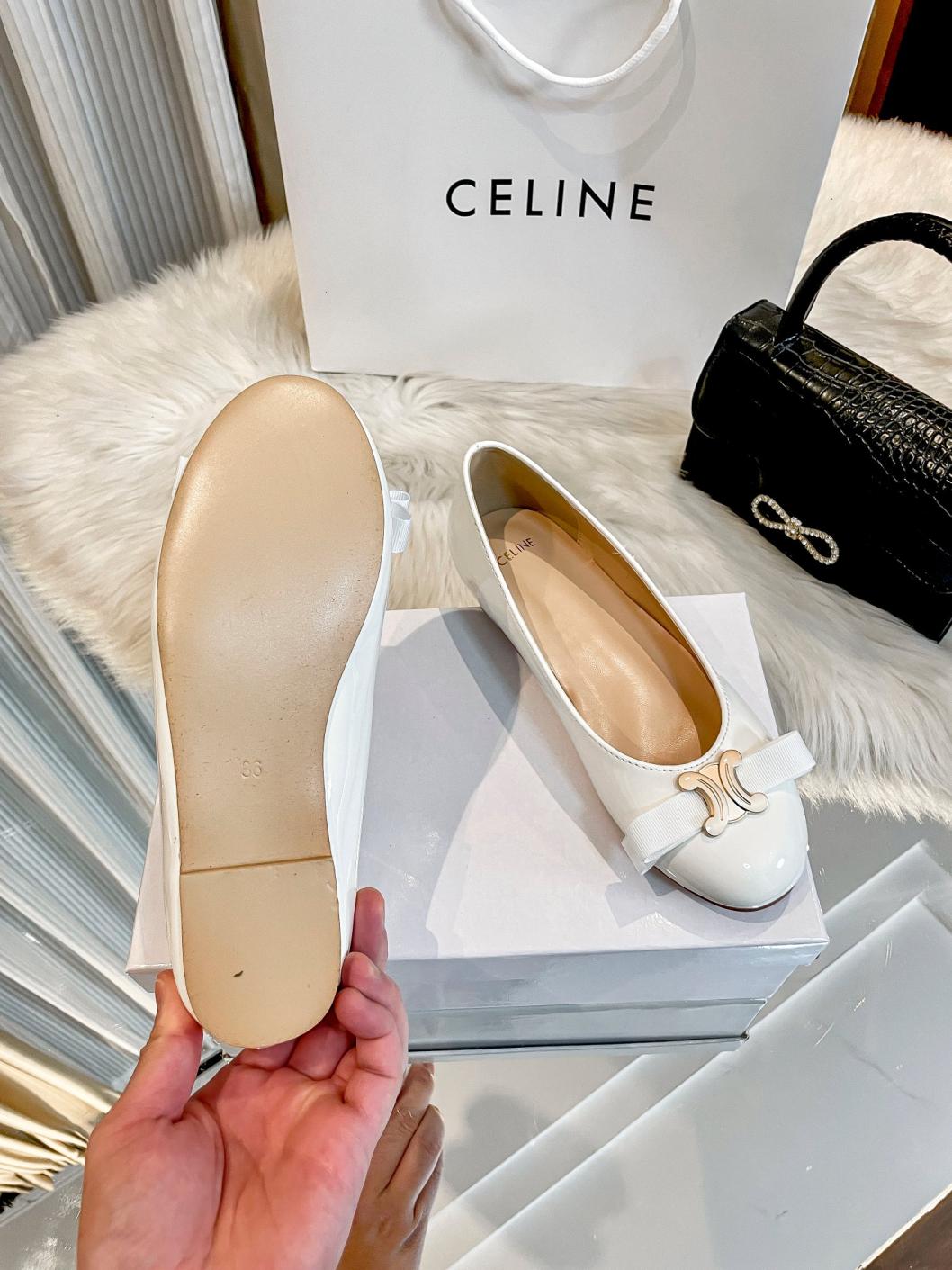 Celine flat leather shoes 135428