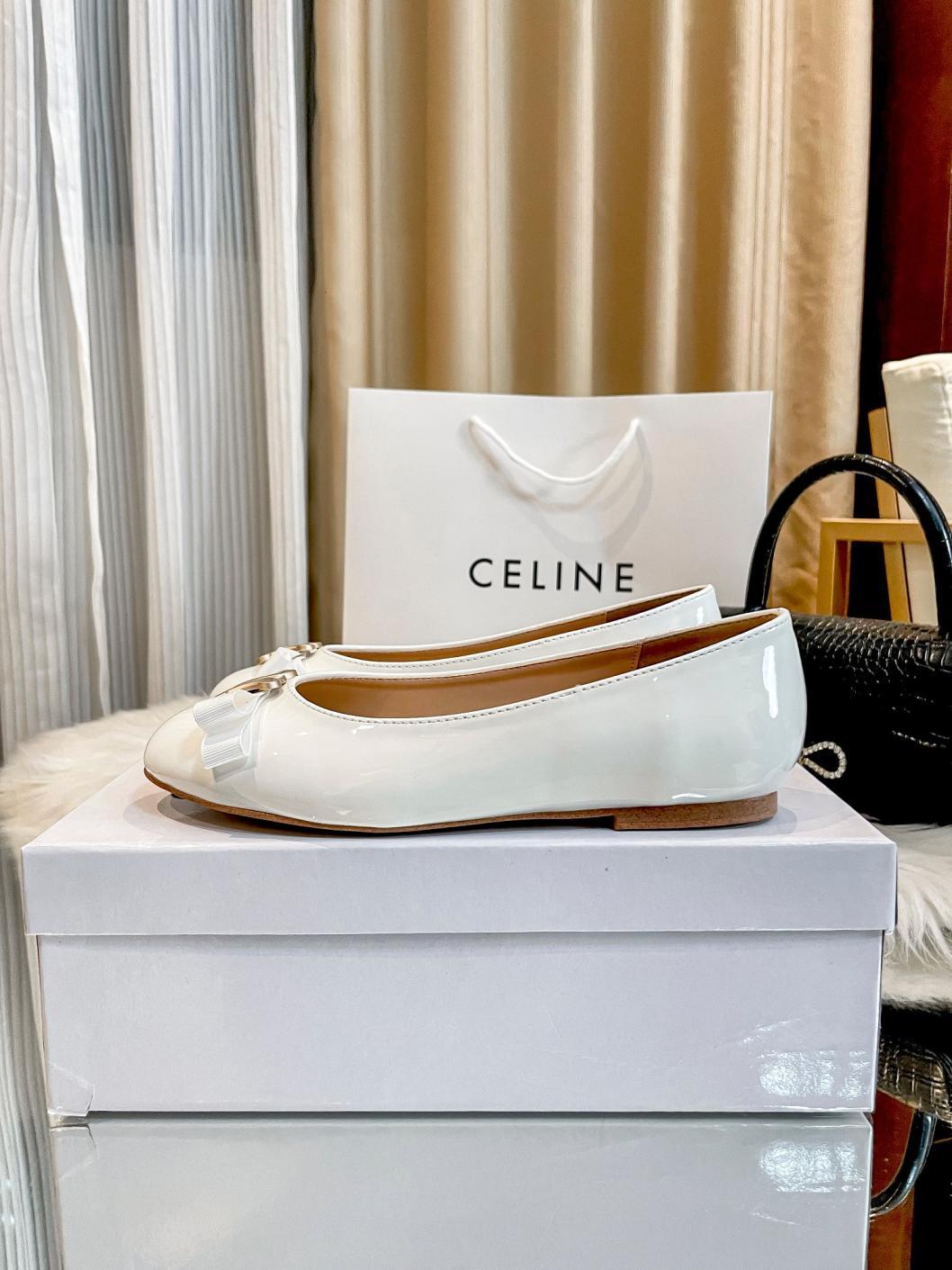 Celine flat leather shoes 135428