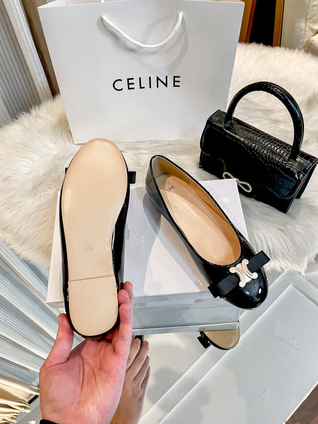 Celine flat leather shoes 135427