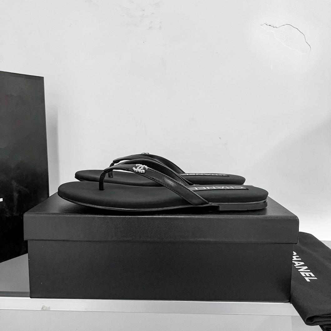 Chanel cc lambskin slippers 135593
