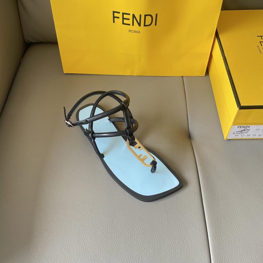 FENDI  OOTD FF sandals 135582