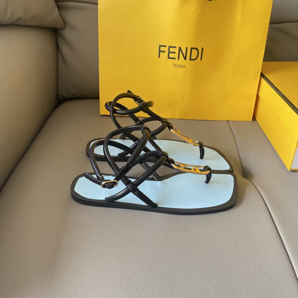 FENDI  OOTD FF sandals 135582