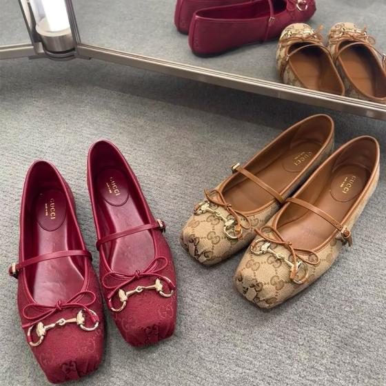 GUCCI New women flat shoes 135579