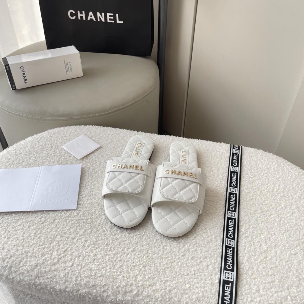 Chanel flat slippers