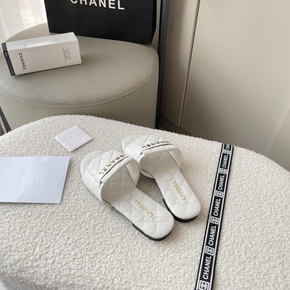 Chanel flat slippers