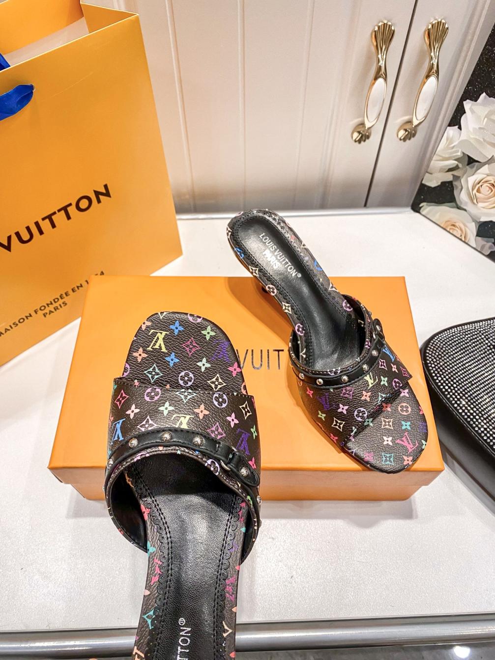 Louis Vuitton LV heel slippers