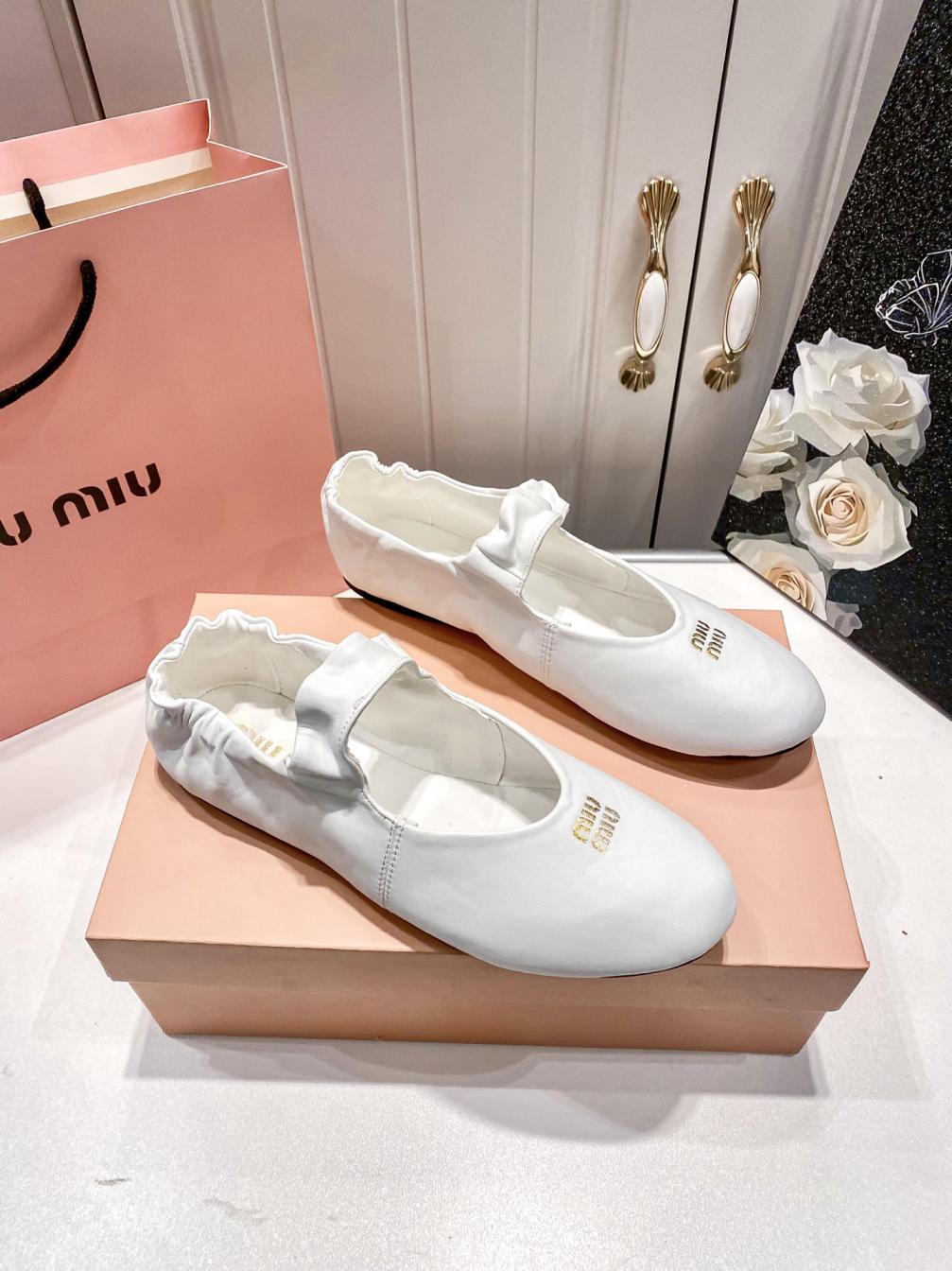 MiuMiu flat shoes 135866
