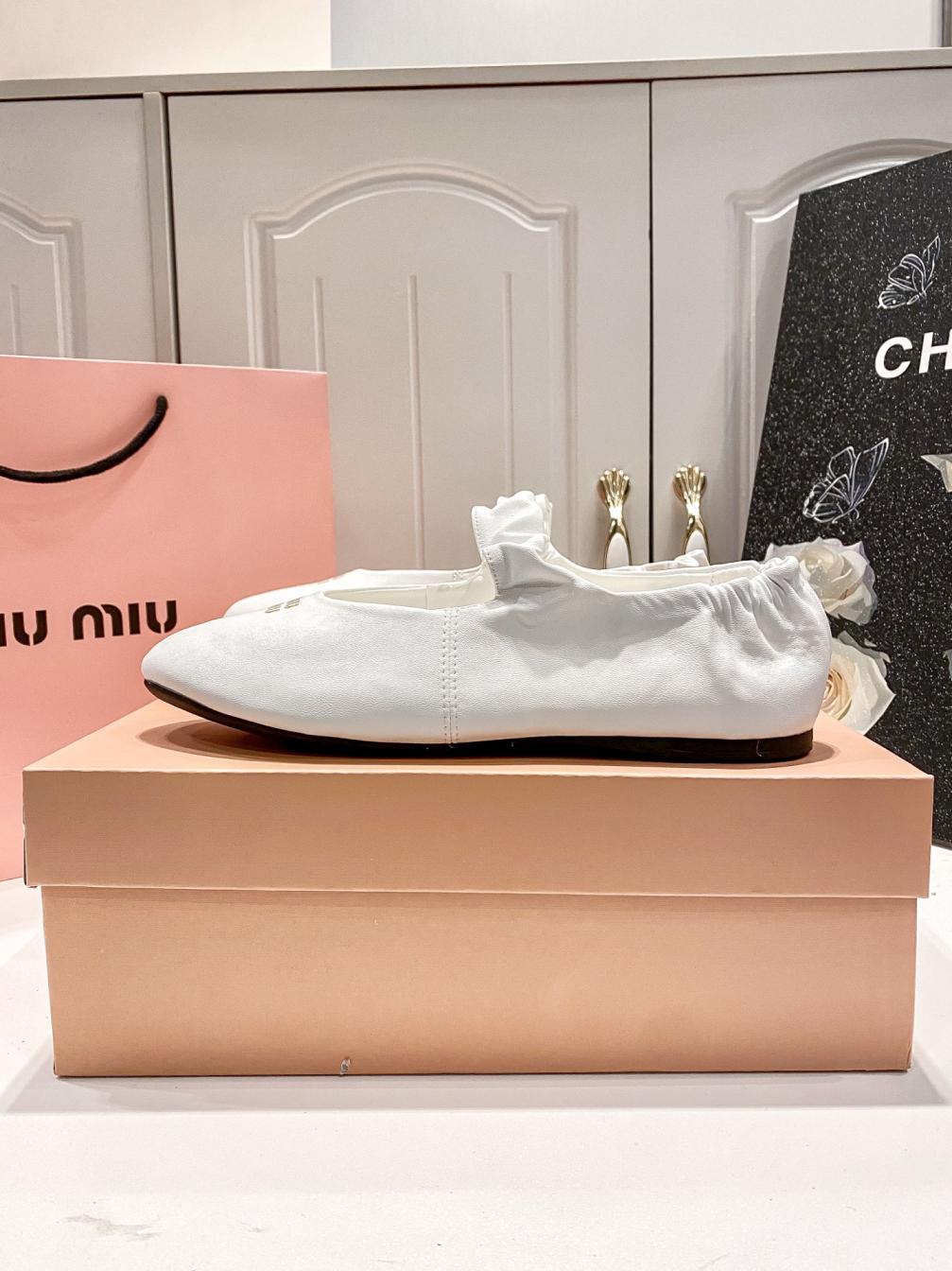 MiuMiu flat shoes 135866