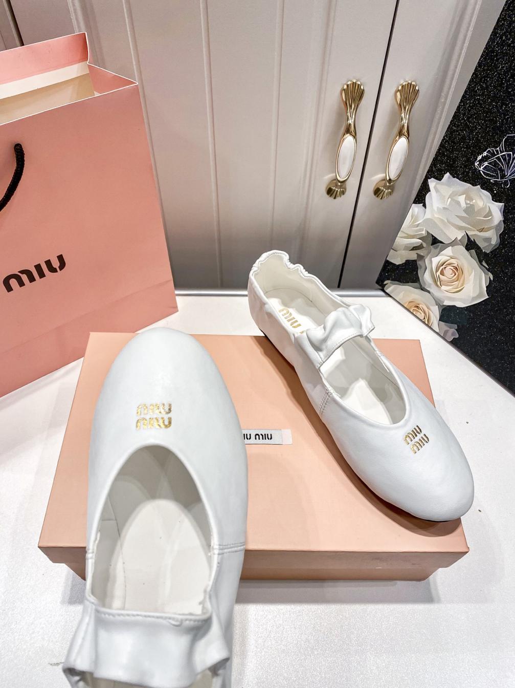 MiuMiu flat shoes 135866