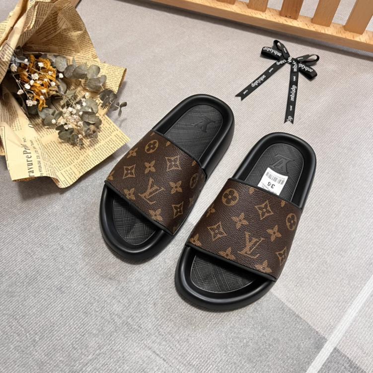 LOUIS VUITTON LV Unisex slippers