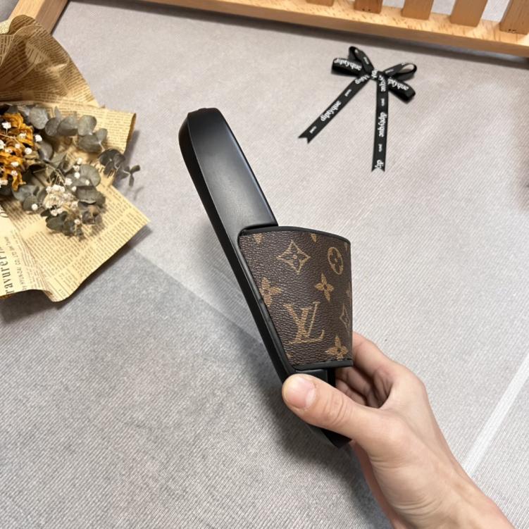 LOUIS VUITTON LV Unisex slippers