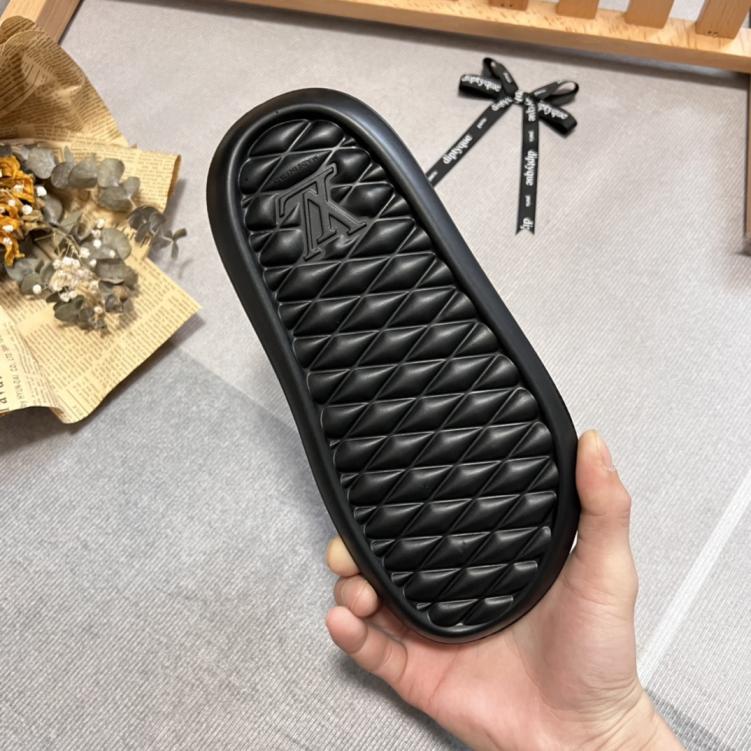 LOUIS VUITTON LV Unisex slippers