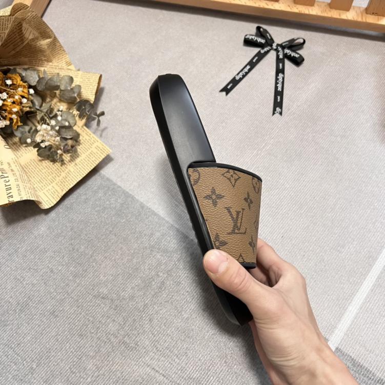 LOUIS VUITTON LV Unisex slippers