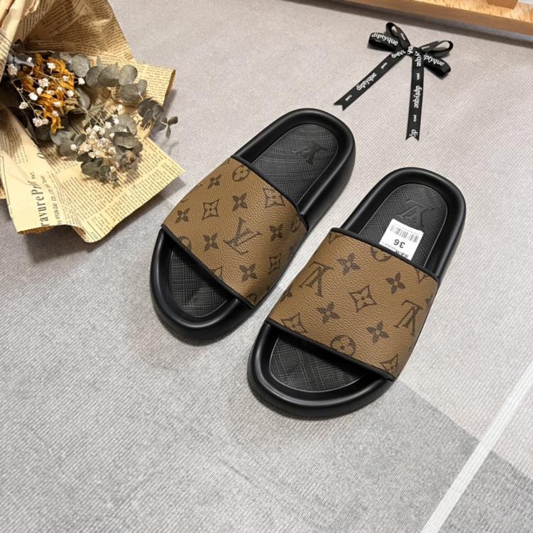 LOUIS VUITTON LV Unisex slippers