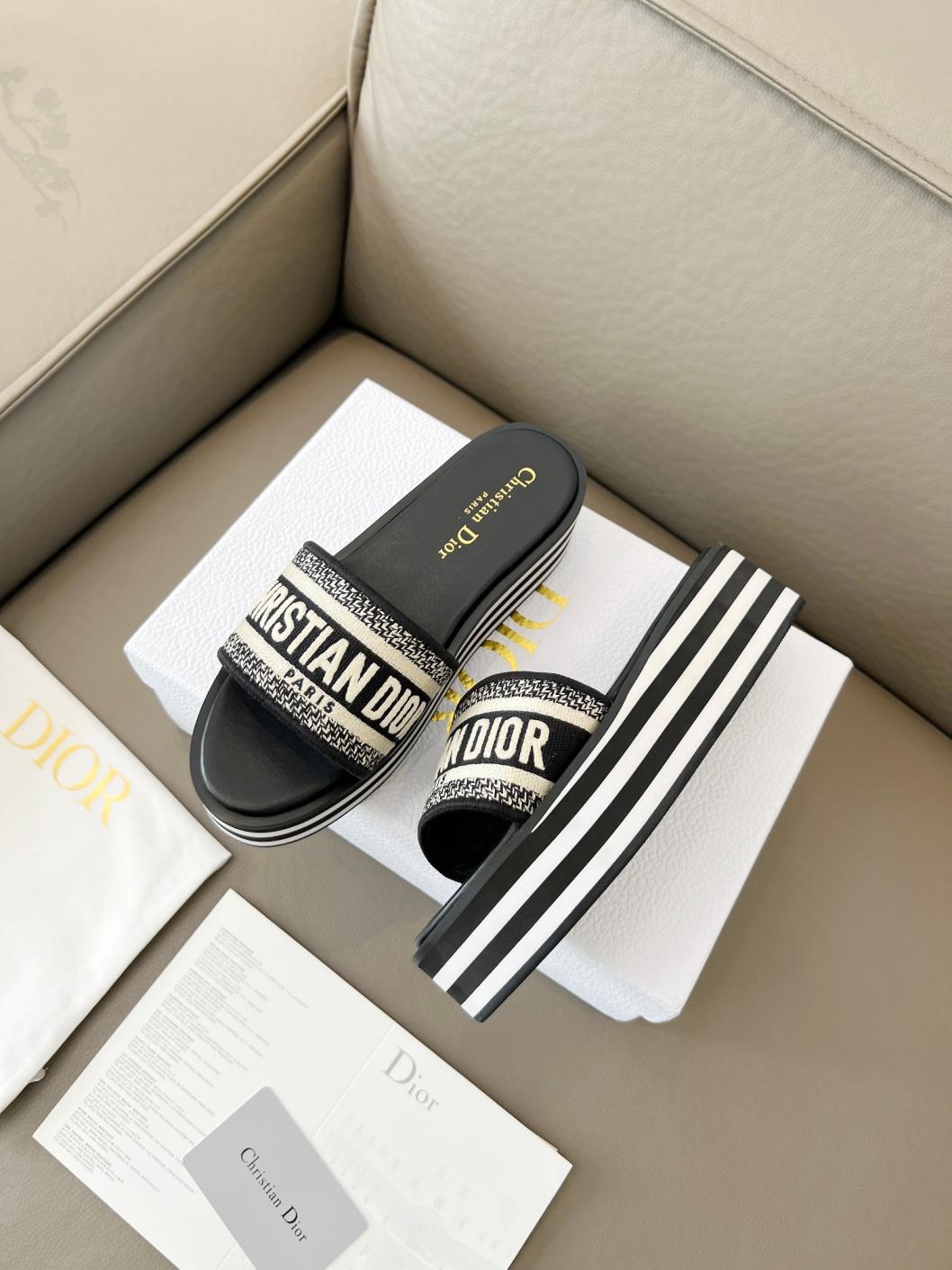 DIOR flat heels Slippers 135903