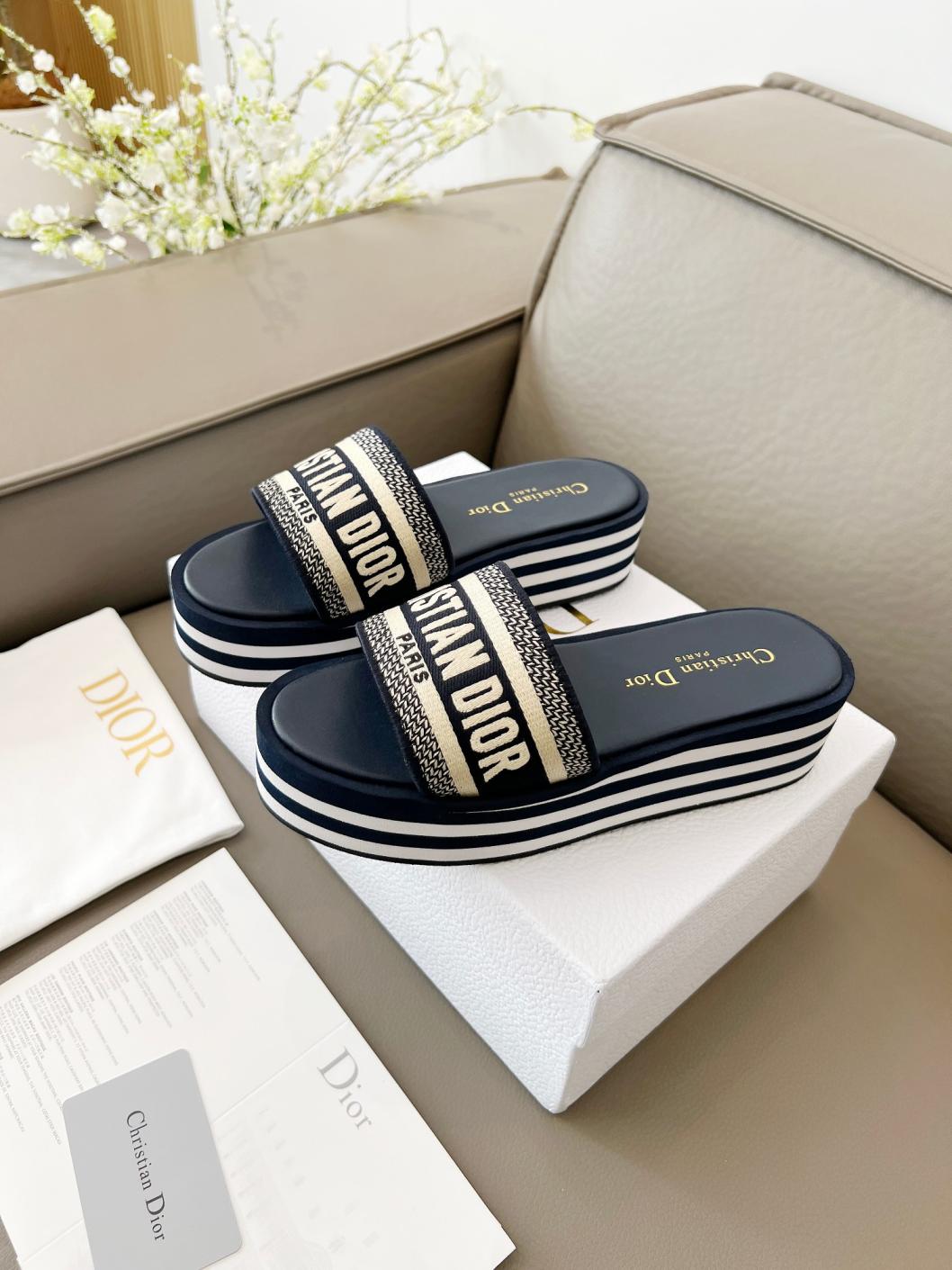 DIOR flat heels Navy Slippers 135901